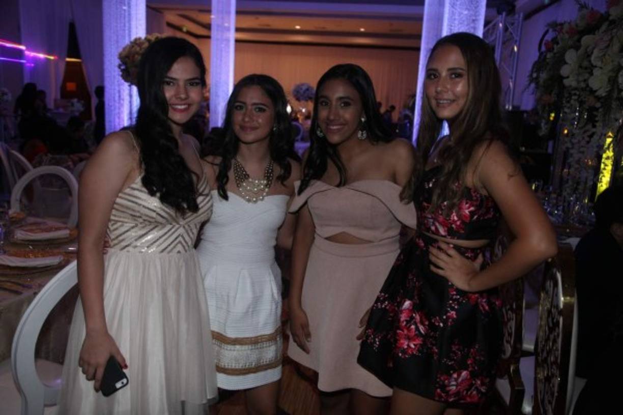 Valerie Siu, Valeria Bulnes, Karla Jerezano y Gabriela Duarte.