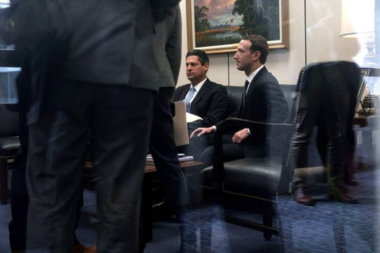 Facebook dijo haber tomado varias medidas para compensar fallas masivas en la protección de datos, cuando crece la presión por una mayor regulación de las redes sociales.