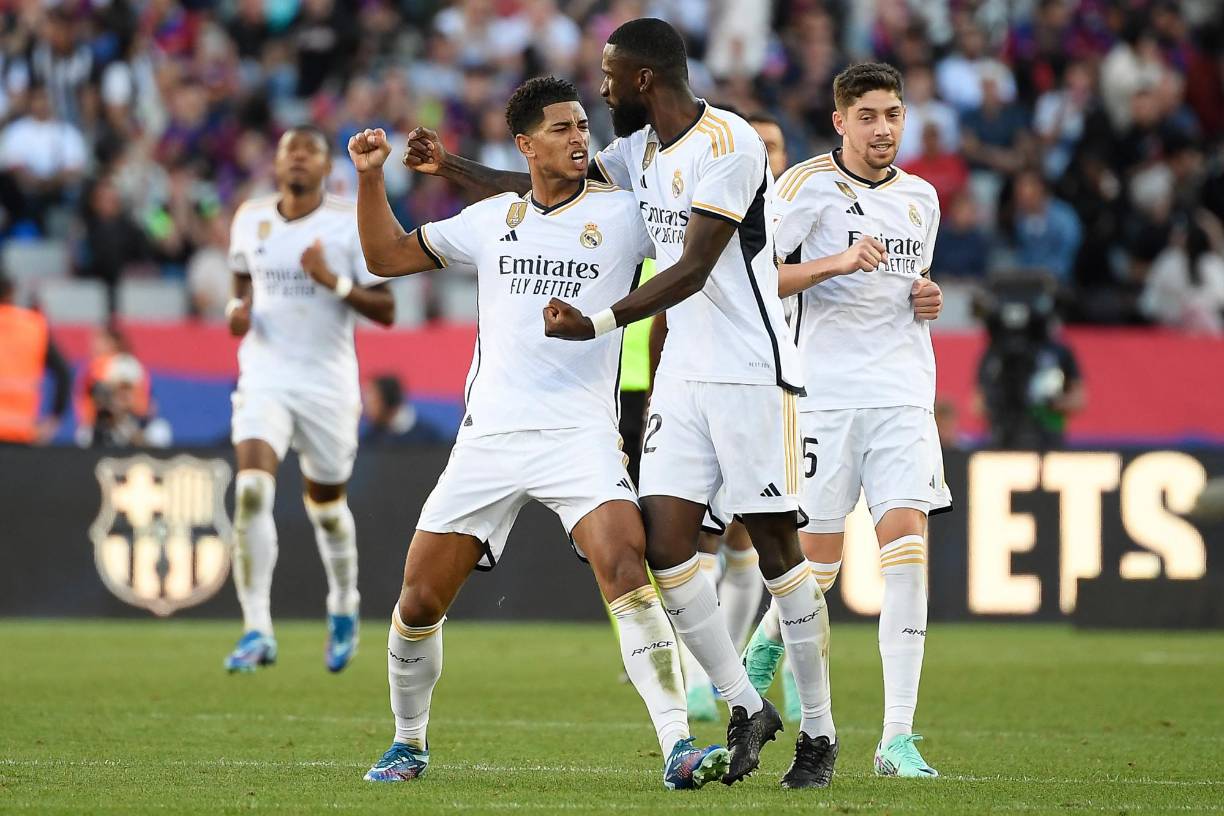 El Real Madrid le remontó 1-2 al Barcelona este sábado por la jornada nueve de la liga española. Tras el triunfo así reaccionaro los futbolistas y un ex del conjunto blanco se pronunció. 