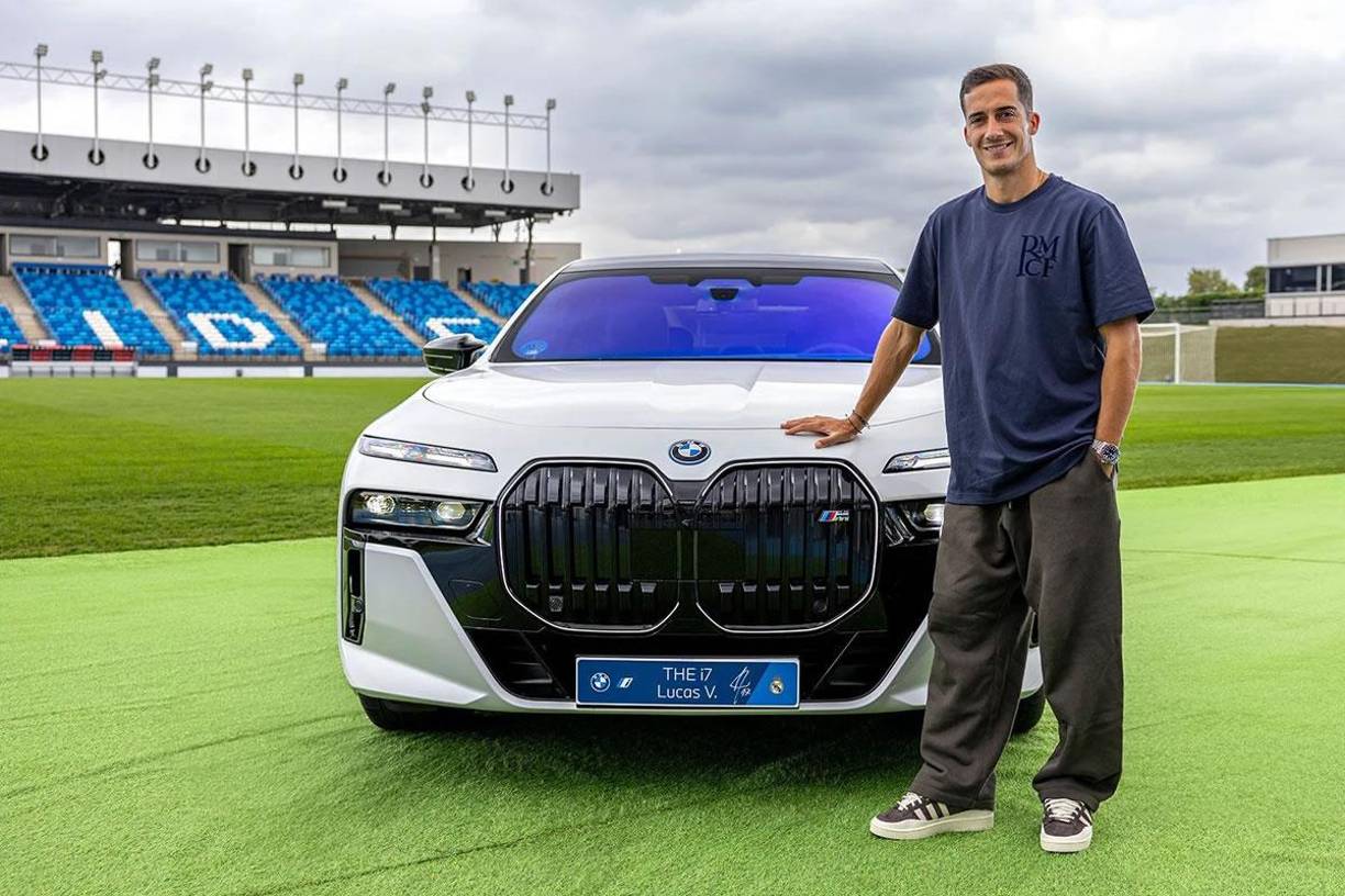 Lucas Vázquez - Al igual que Vini, el español se llevó un BMW i7 M70 xDrive (659 CV, con un precio de 186.650 euros).