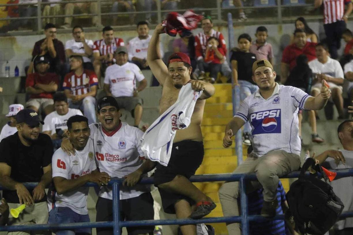Los aficionados del Olimpia alentaron a su equipo en el partido en Choluteca.