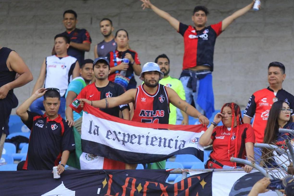 Los rojinegros se pueden ver por cada rincón del Metropolitano.