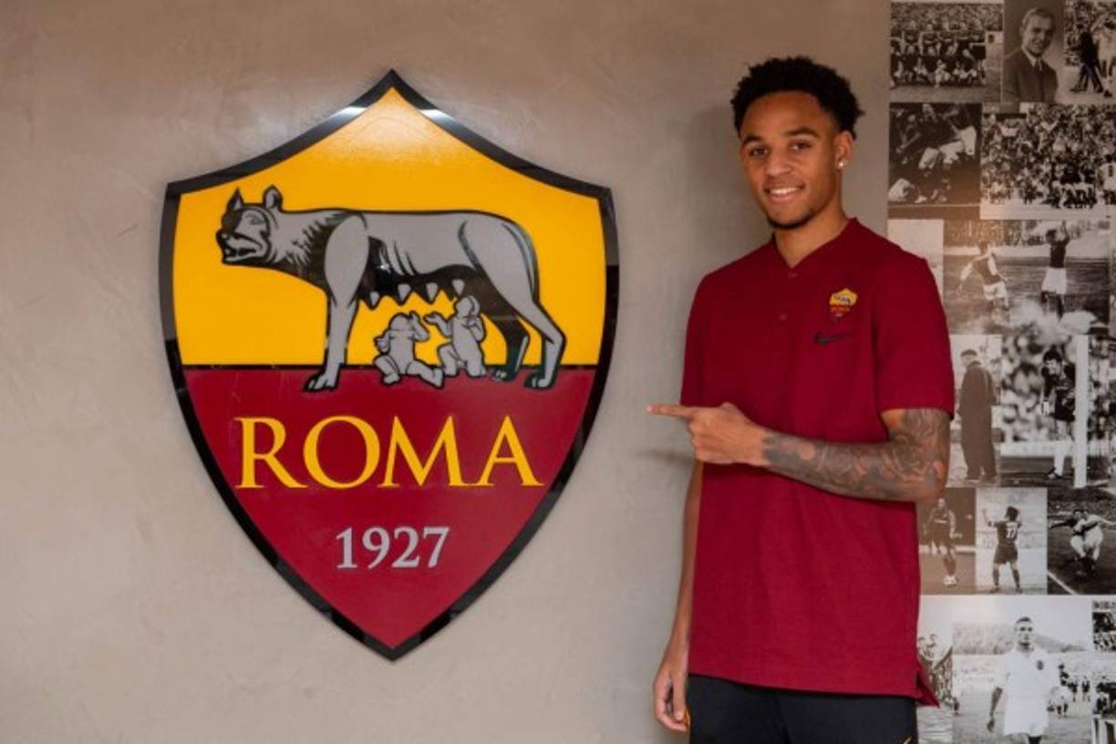 La Roma ha presentado al lateral derecho estadounidense Bryan Reynolds, de 19 años. El jugador tenía ofertas de otros grandes clubes, entre ellos la Juventus, pero finalmente se decantó por el proyecto que le ofrecía el conjunto romano. 'Mi familia y yo conocíamos el interés de varios clubes, pero ahora estoy muy feliz de estar aquí', aseguró el jugador que llega procedente de FC Dallas de la MLS.