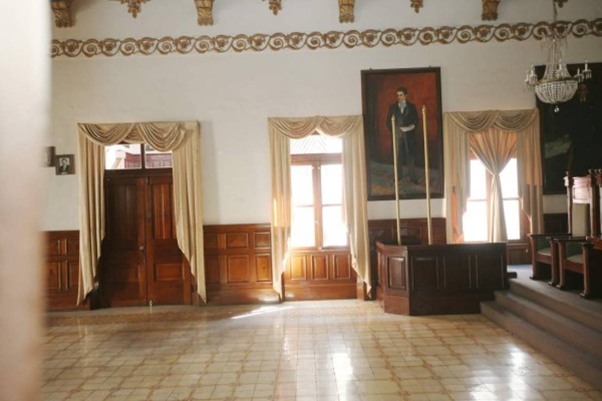 El DC está divido en 892 barrios y colonias, así como también un sector rural que posee 41 aldeas y 293 caseríos.<br/>