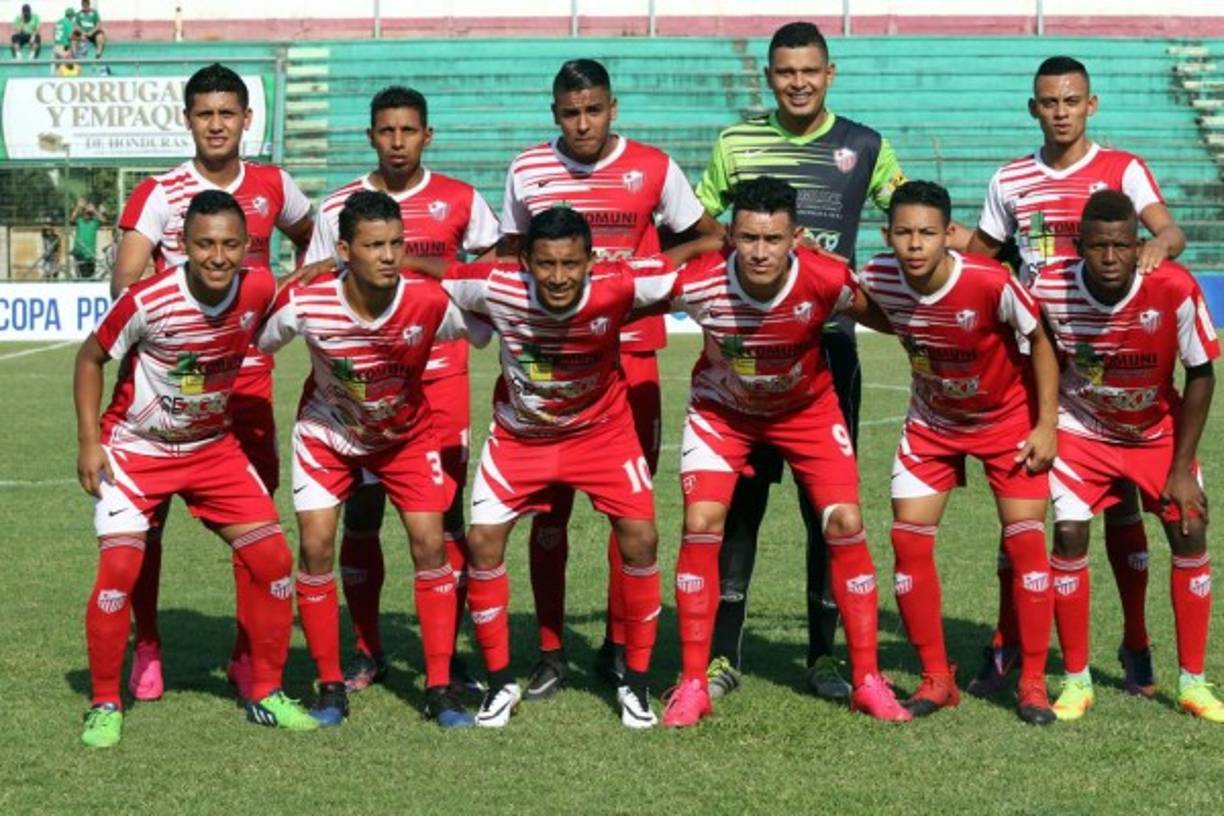 Con este equipo titular salió el Estrella Roja al Yankel Rosenthal para enfrentar al Marathón en el partido de ida de las semifinales.