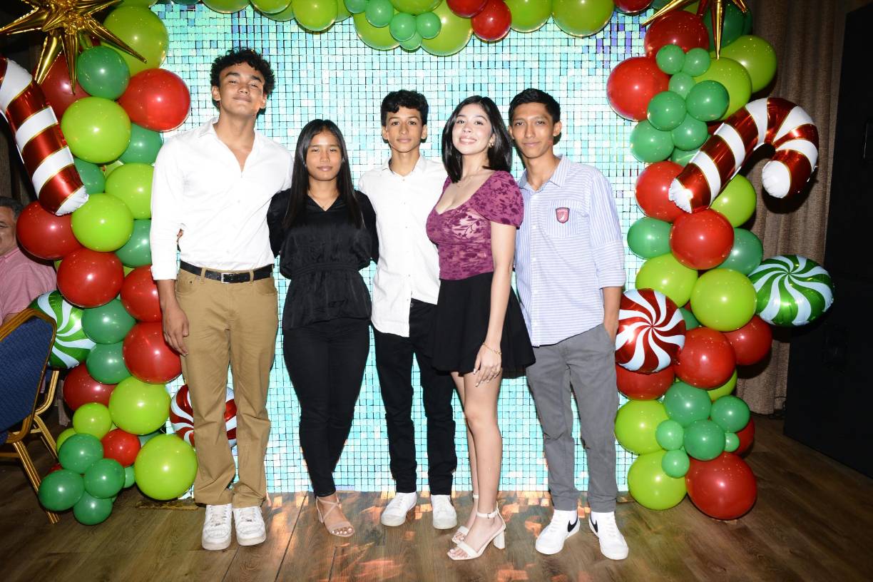 Douglas Romero, Ashley Benítez, Joshua Meléndez, Karla Ortega y Axel Cruz. 