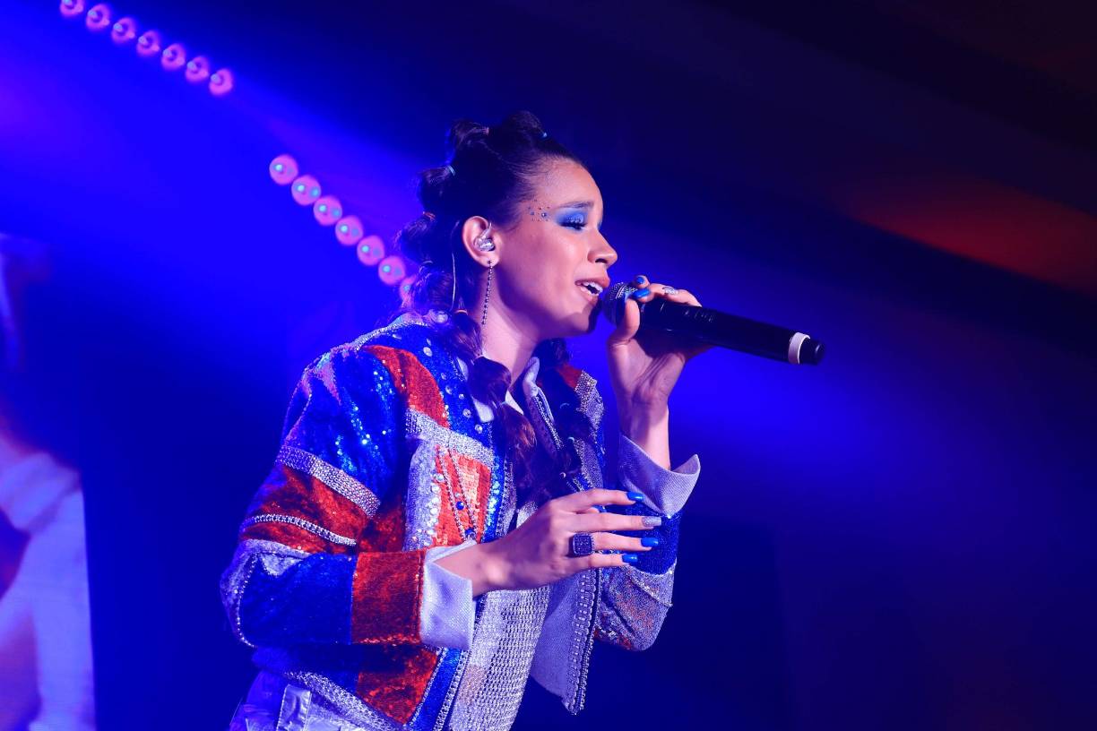 “La Reina de Honduras” disfrutó sobre el escenario; bailó, cantó y hasta lloró interpretando una de las canciones 