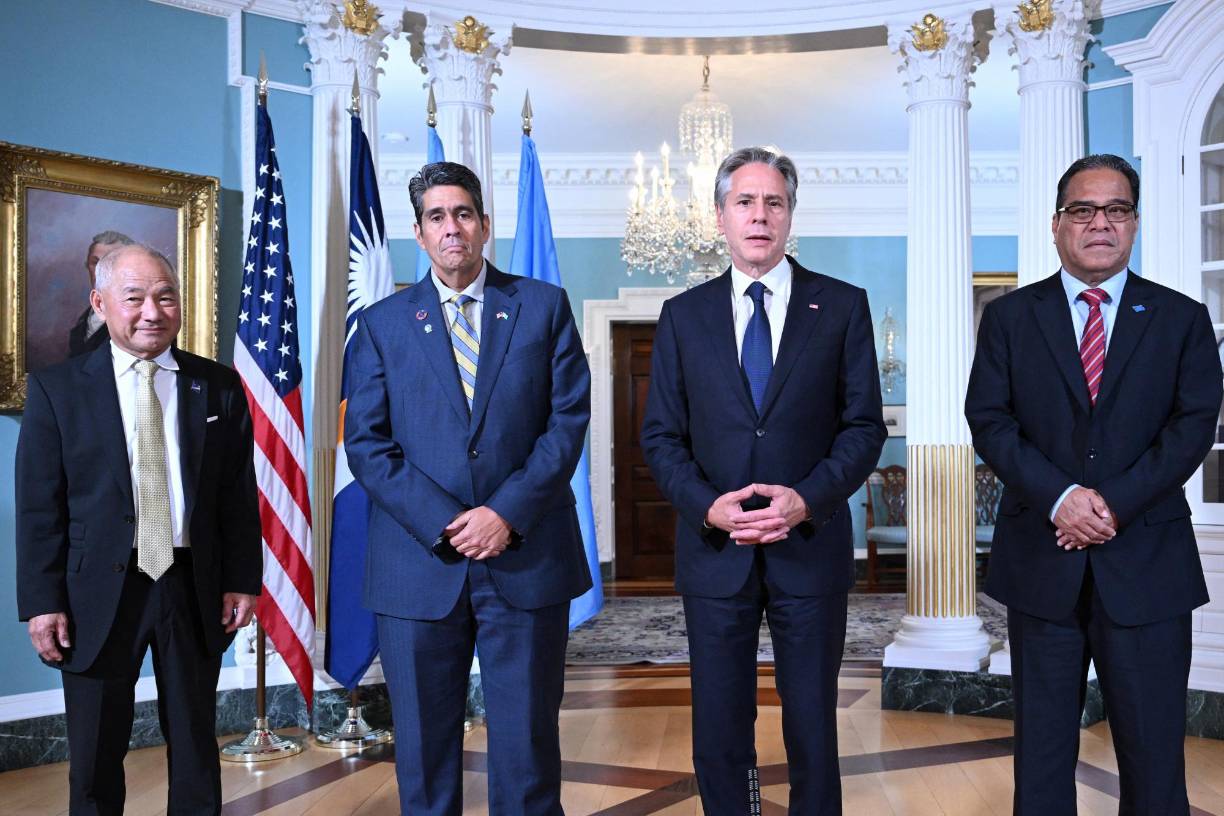 Mientras comían, el dueño de la taquería les explicó el proceso de nixtamalización, una práctica ancestral de cocción del maíz con la que se obtiene la masa utilizada para elaborar las tortillas de los tacos y de otros platillos mexicanos.