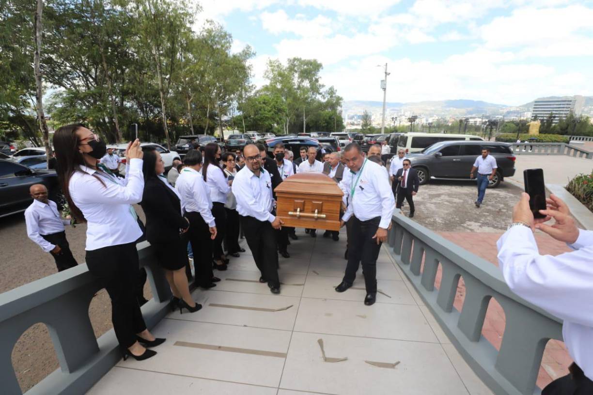 Jorge Bueso Arias murió el lunes en Tegucigalpa, luego de permanecer hospitalizado por varios días a causa de una neumonía. 