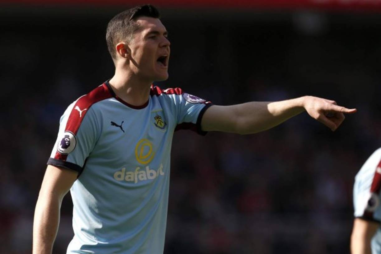 Al defensor inglés Michael Keane,, indiscutible en el once del Burnley durante las dos últimas temporadas, le han salido varias 'novias' en su país. Según 'Daily Telegraph', Manchester United, Tottenham, Liverpool y Everton pujan por hacerse con sus servicios.