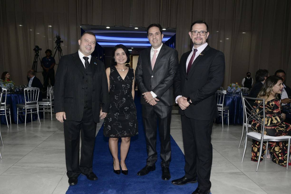 César y Karina Tielemans, Gerardo Gutiérrez y Dani Guerra