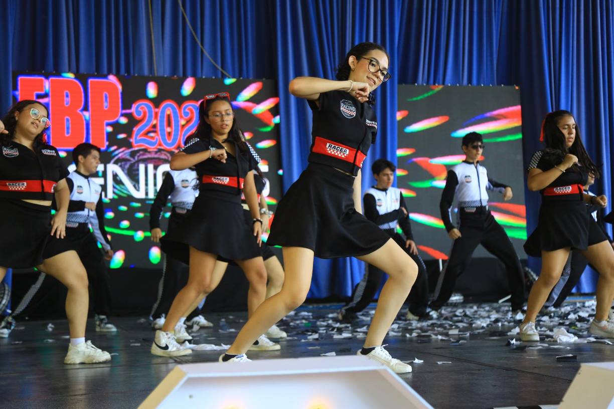 FOTOS: “Senior Entrance” 2025 de la Escuela Episcopal El Buen Pastor al estilo “racing”