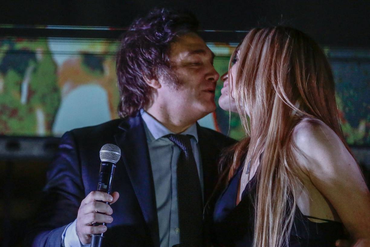 Javier Milei mantiene una relación con la actriz y humorista Fátima Flórez desde julio de este año. No tiene hijos y es de pocos amigos.