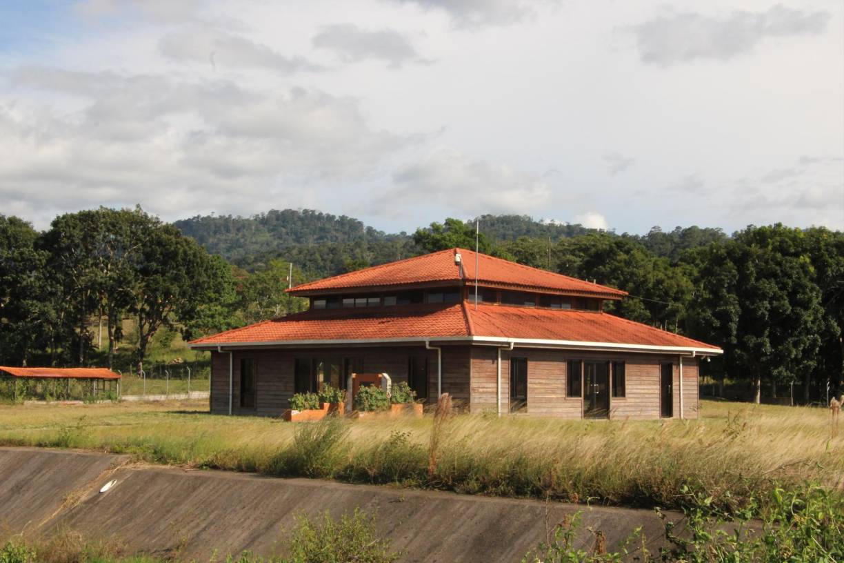 Los habitantes de la región y los hondureños en general esperan respuestas sobre el futuro de esta infraestructura que, por el momento, permanece en el abandono.
