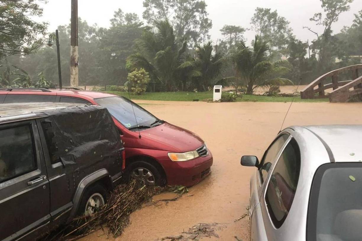 Un hombre murió ahogado hoy después de ser arrastrado por las aguas del río La Plata en Comerío, en el centro de Puerto Rico, cuyo cauce ha crecido debido a las fuertes lluvias de Fiona.