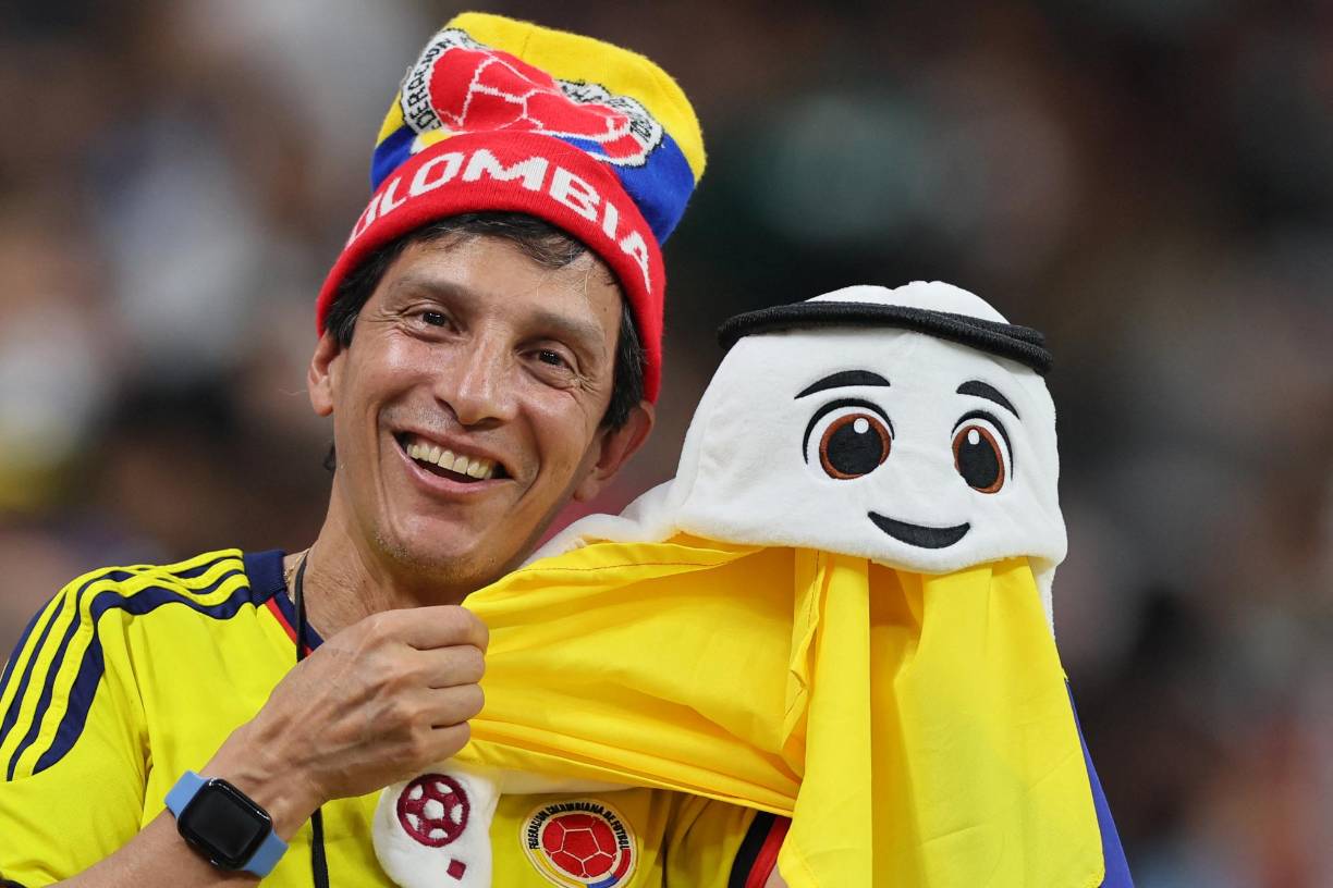 Un infiltrado en las graderías. Un colombiano llegó al Estadio Al Bayt para presenciar el duelo entre Costa Rica y Alemania.