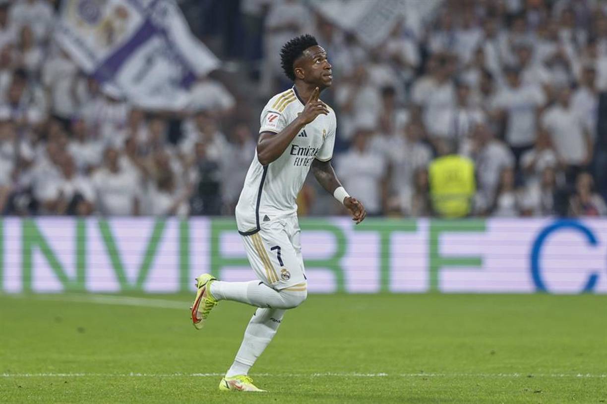 El futbolista brasileño ingresó al minuto 57 del partido y entró con toda la ilusión al Santiago Bernabéu. 