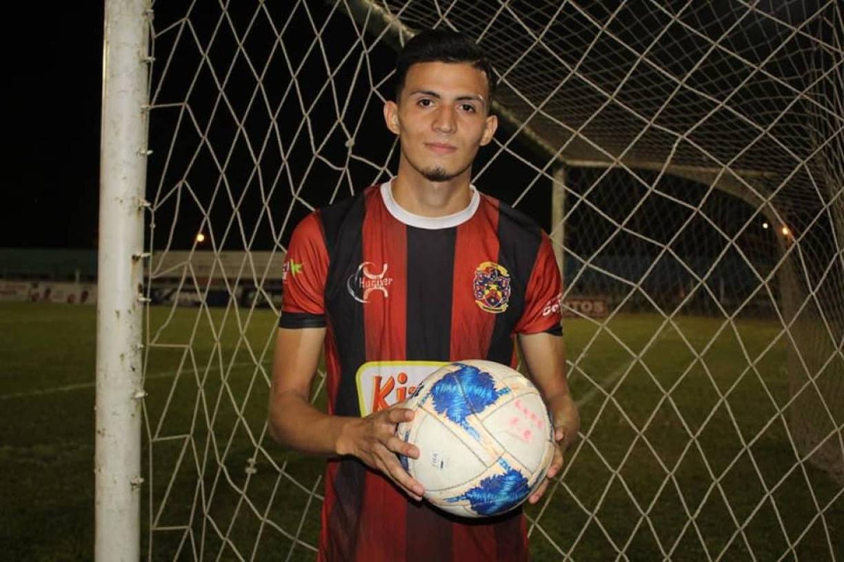 Marathón sigue muy de cerca al futbolista Asael Varela que actualmente pelea por ascender a Liga Nacional con el Lone FC de la segunda división. El mediocampista zurdo es de los mejores del club choricero.