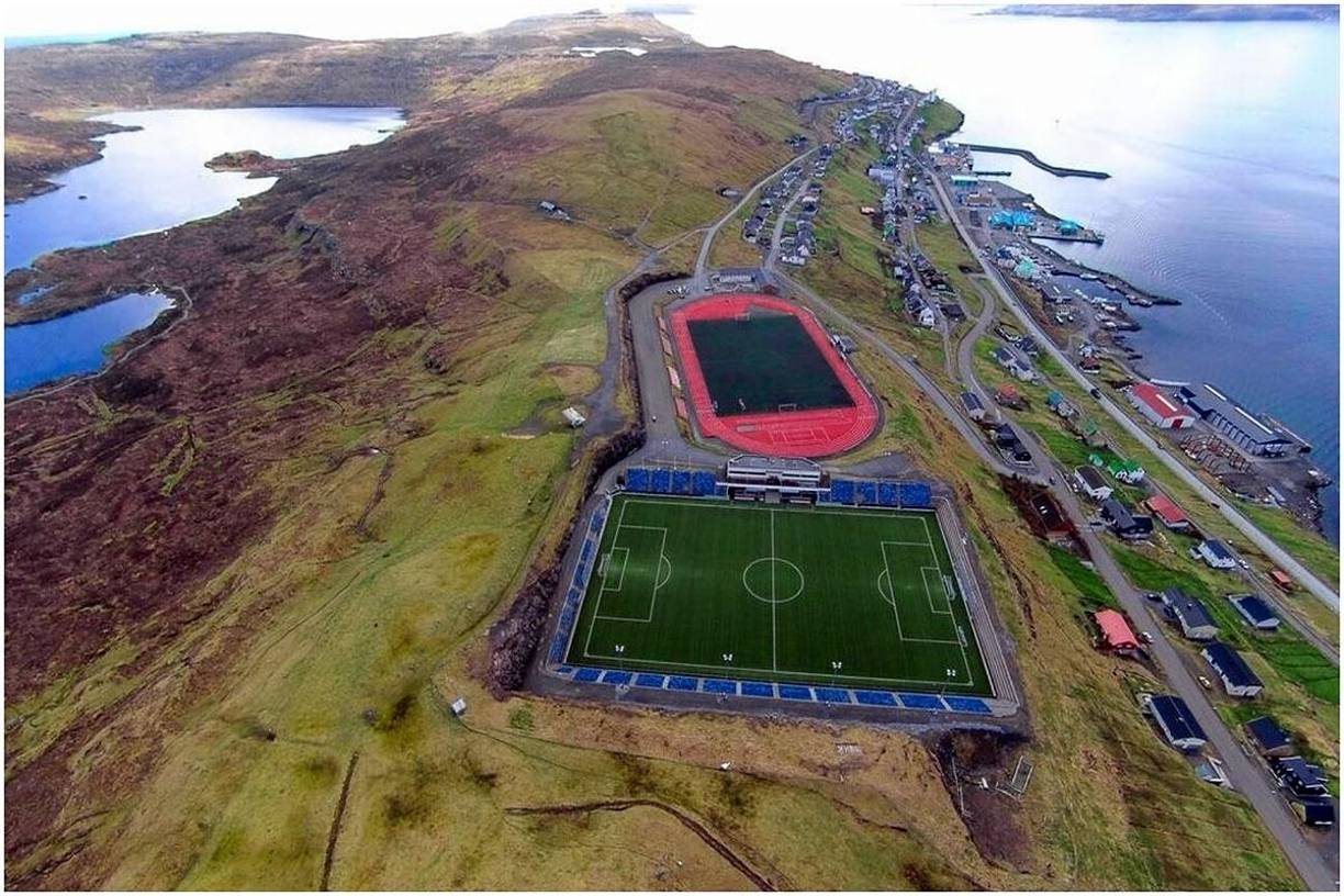El Svangaskarð es un estadio de fútbol ubicado en Toftir, Islas Feroe. La casa del B68 Toftir dispone de un emplazamiento sin igual. El estadio tiene capacidad para 6000 espectadores. Fue la localia de la selección de Islas Feroe de 1991 hasta el año 2000.