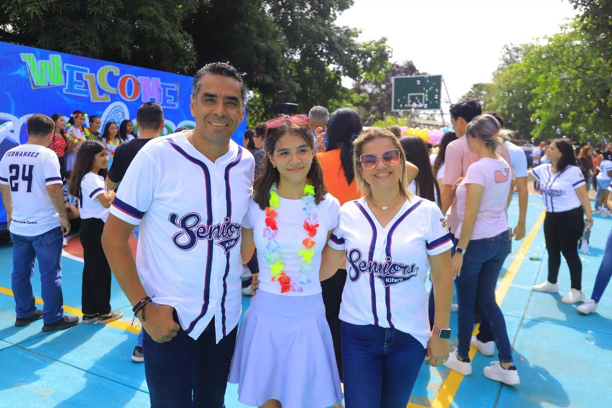 Héctor Mejía, Camila Mejía y Soad Azzad