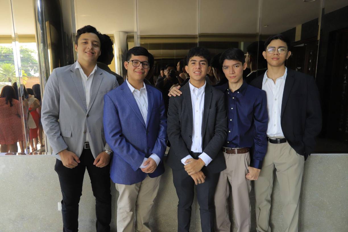 Héctor López, Raúl Romero, Diego Bardales, Carlos Rodríguez y Antonio Idiáquez