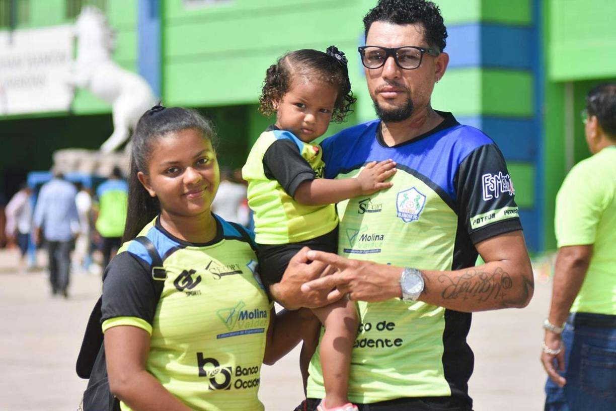 Las imágenes más curiosas del ambiente de la final Olancho-Olimpia