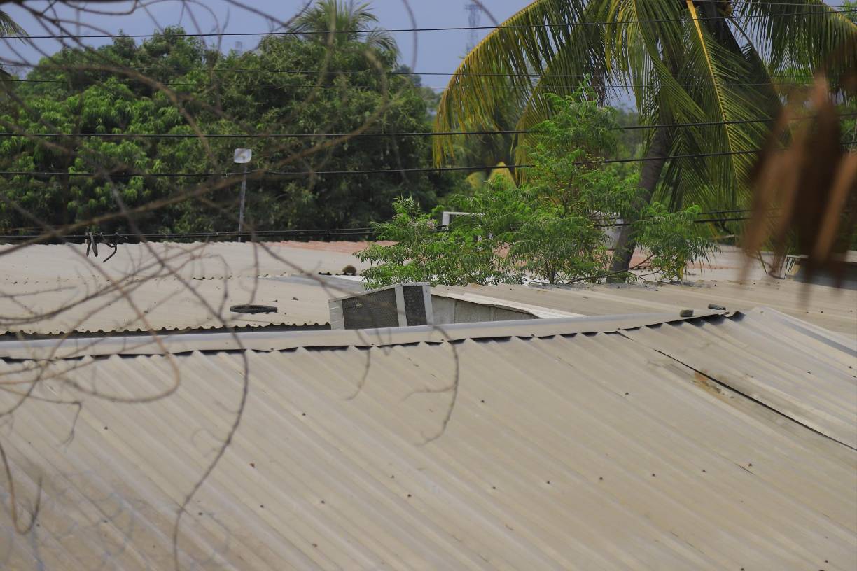 Son unos 16 bordos endonde residen más de 27,000 familias que no están siendo controlados por la Enee, a esto se suma sectores populosos como la Rivera Hernández y Chamelecón donde residen más de250,000 pobladores, muchos no tienen contadores y pagan un consumo promediado, otros ni siquiera eso