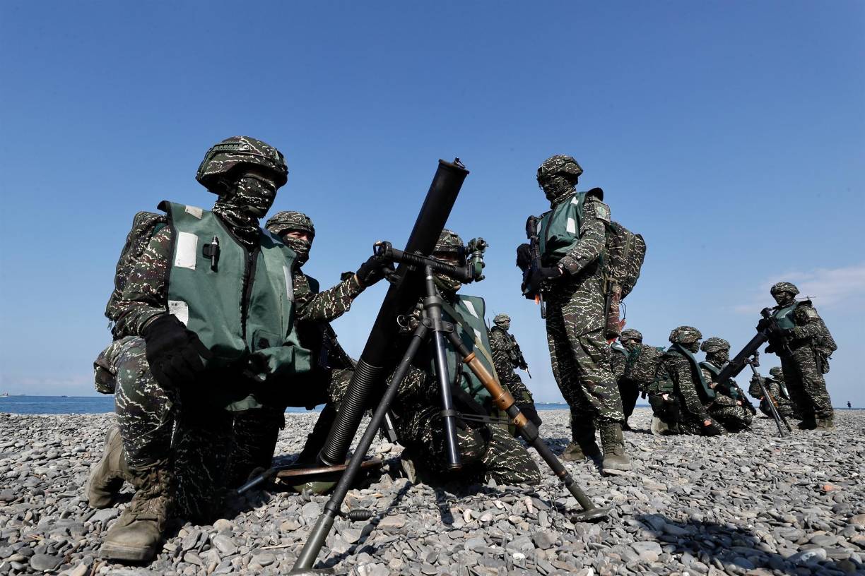 Un día después de que el dirigente chino, Xi Jinping, le dijo a Biden en una larga llamada telefónica que Estados Unidos no debería “jugar con fuego” cuando se trata de Taiwán, los medios de comunicación públicos del país comunista anunciaron ejercicios militares en la región para el sábado.