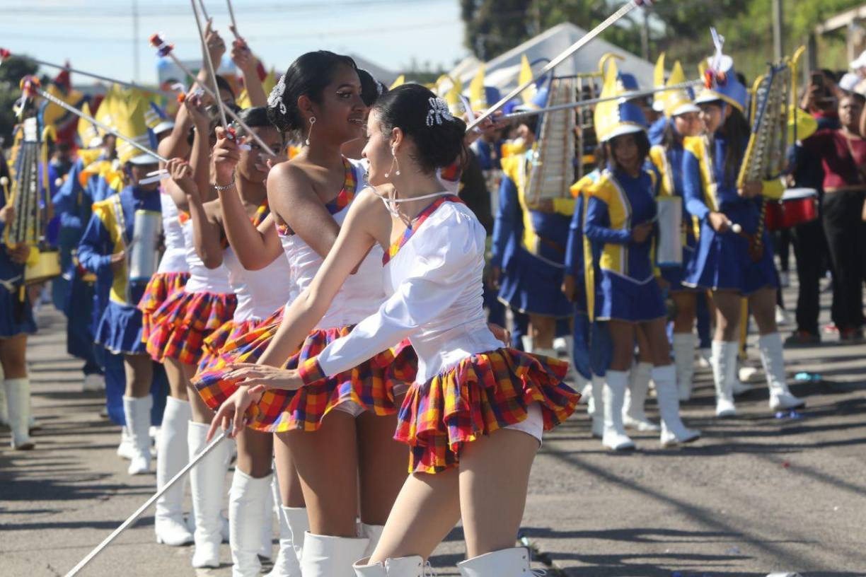Michel Banegas, palillona del Polivalente Germania, robó miradas en Tegucigalpa