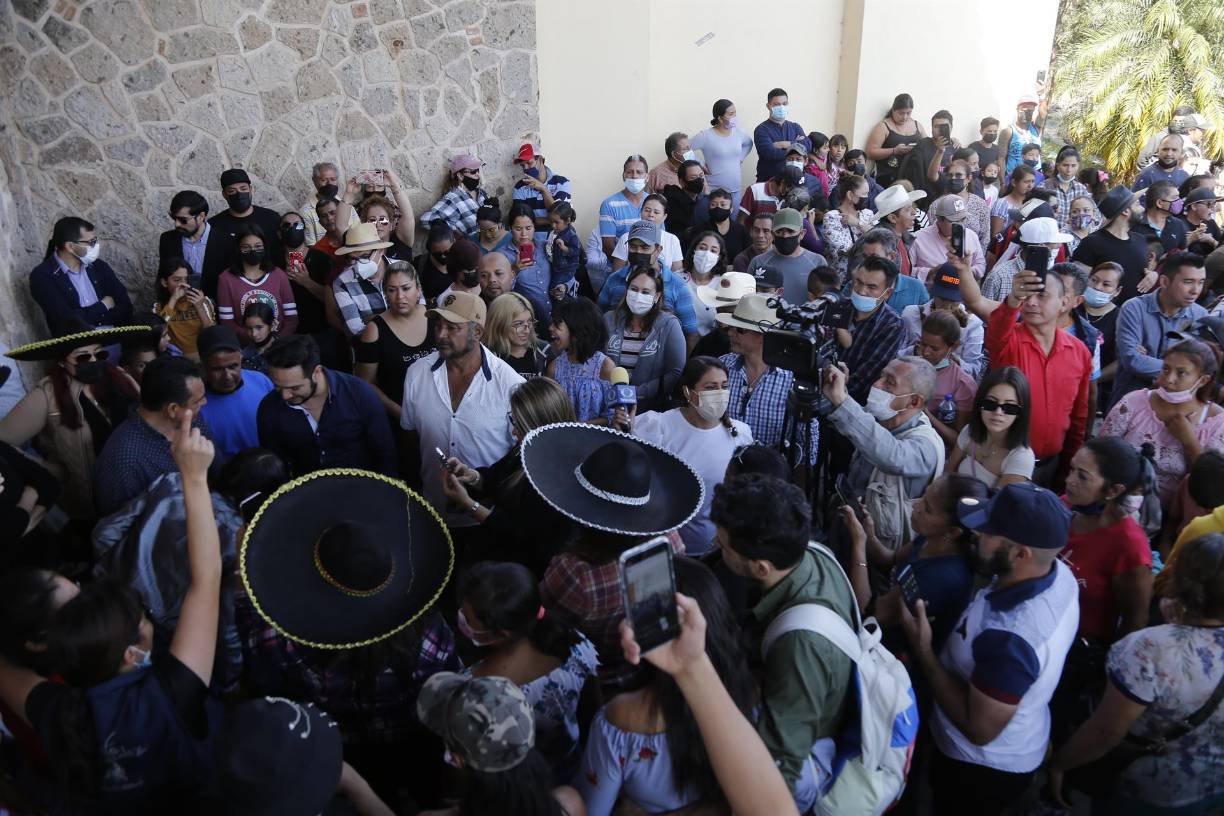 El famoso rancho, cuyo nombre puso Fernández en honor a sus tres hijos, fue inaugurado en 1980. En 2002 finalizó la construcción de una arena para conciertos y charrería (espectáculos ecuestres y vaqueros) con capacidad para 11.000 personas, según su sitio oficial.