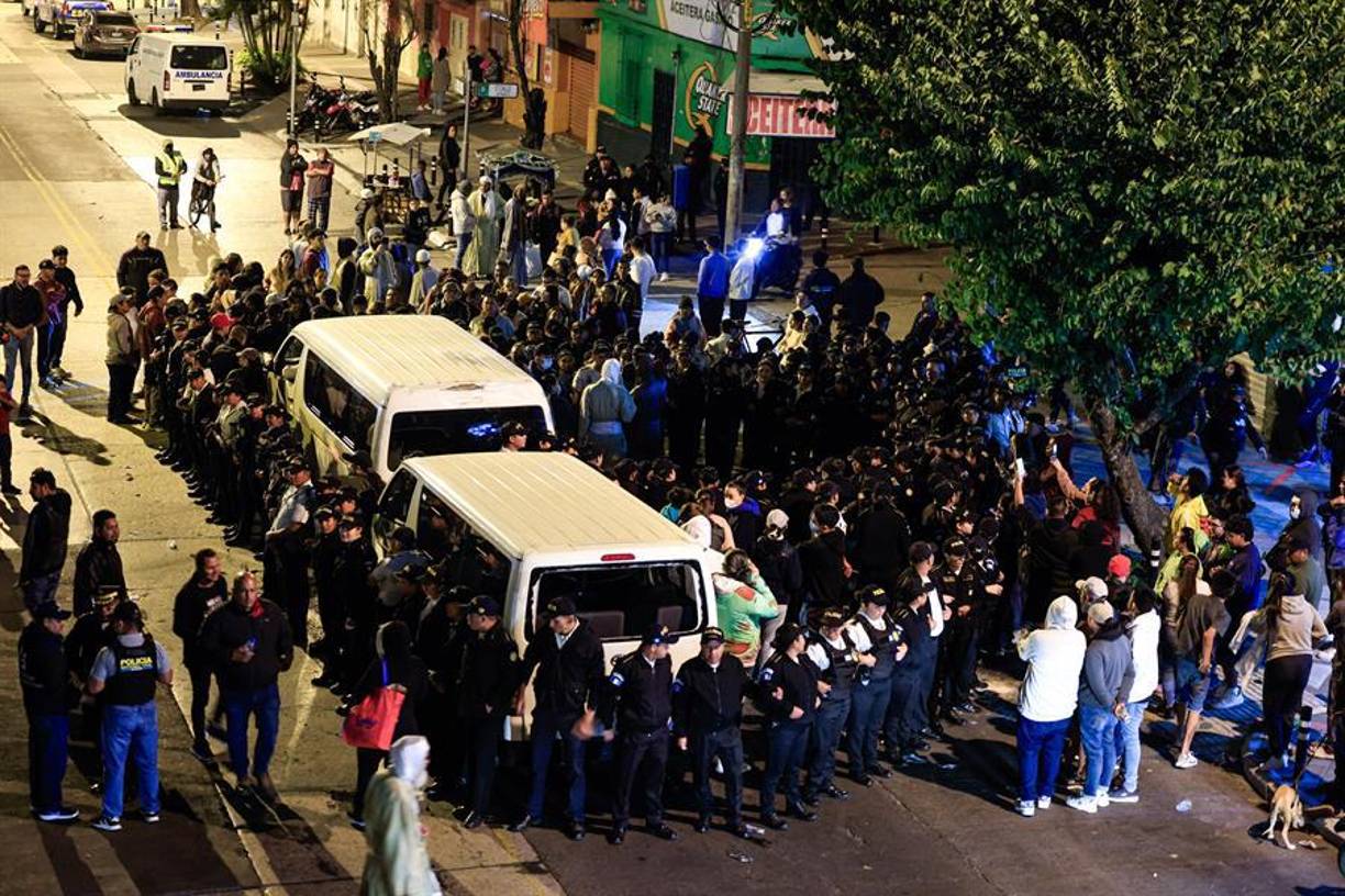 De acuerdo a medios locales, el conteo del total de los menores se ha dificultado debido a que no cuentan con identificación, entre otras razones. Sin embargo, el Gobierno confirmó que son 154 los menores albergados.