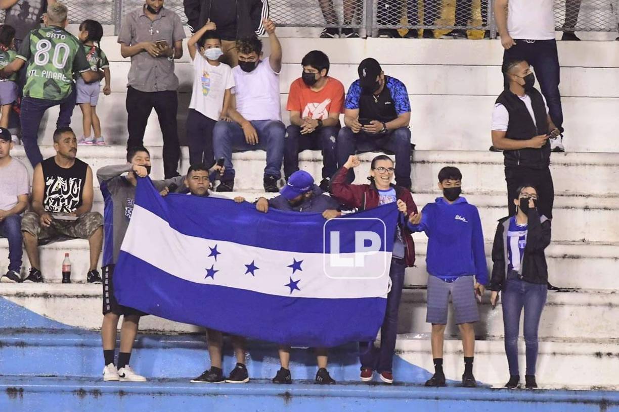 Pocos aficionados llegaron a alentar a la Selección de Honduras en el duelo ante Canadá.