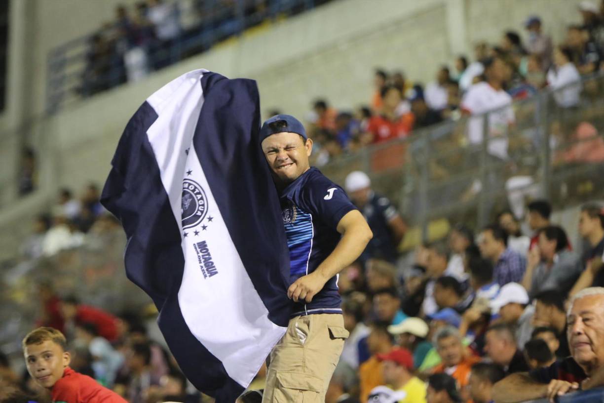 El hincha ‘VIP’, bellezas y el choque en el Motagua-H. Progreso