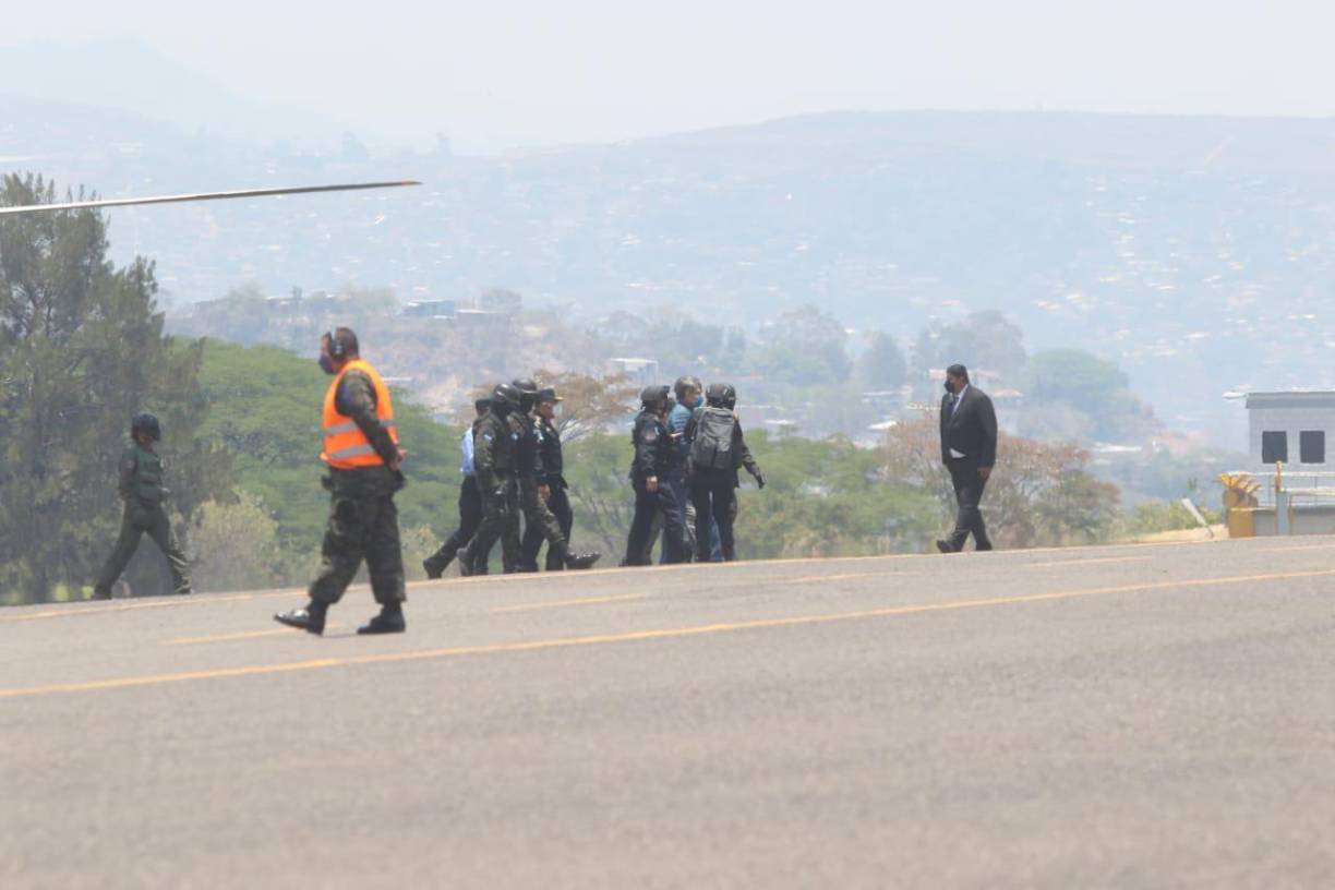 Resguardado por agentes de Seguridad.