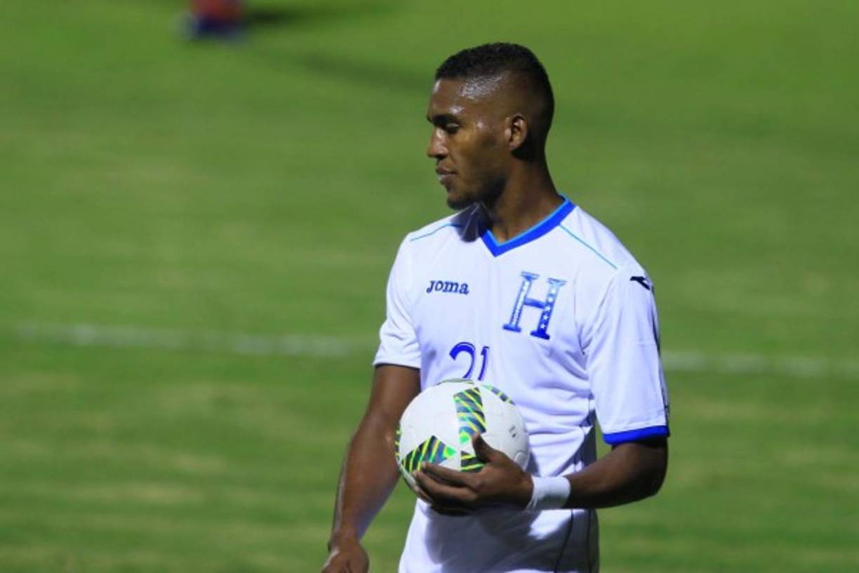 Brayan Beckeles: Lateral por la banda derecha. Juega en el Necaxa de México.
