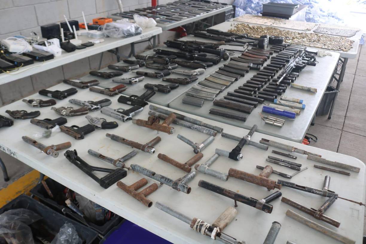 Fusiles de guerra tenían mareros en cárcel de La Tolva