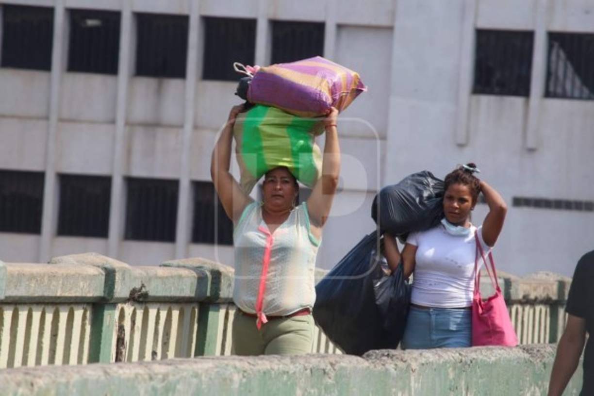 Uno de los puntos más congestionados fue la sexta avenida de Comayagüela.