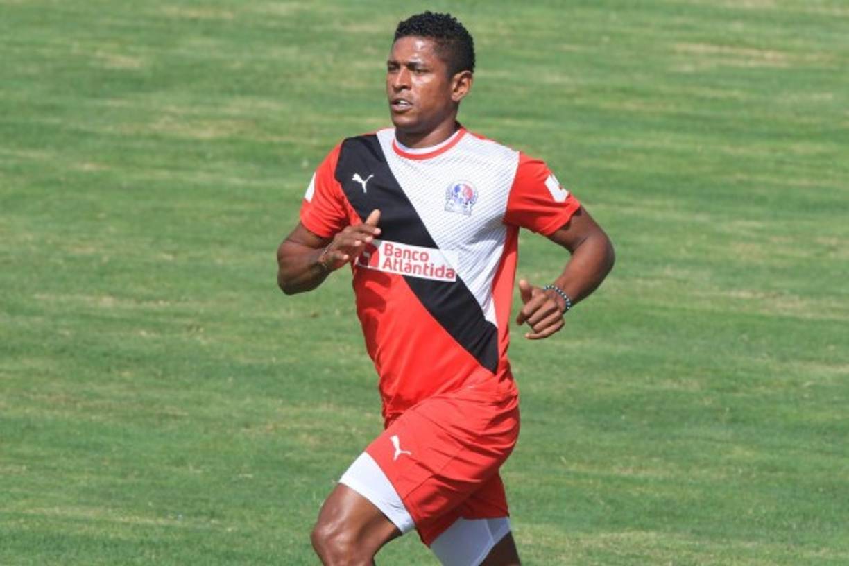 Costly sigue sin definir su futuro y el Olimpia lo puede volver ya que cuenta con ofertas del exterior.