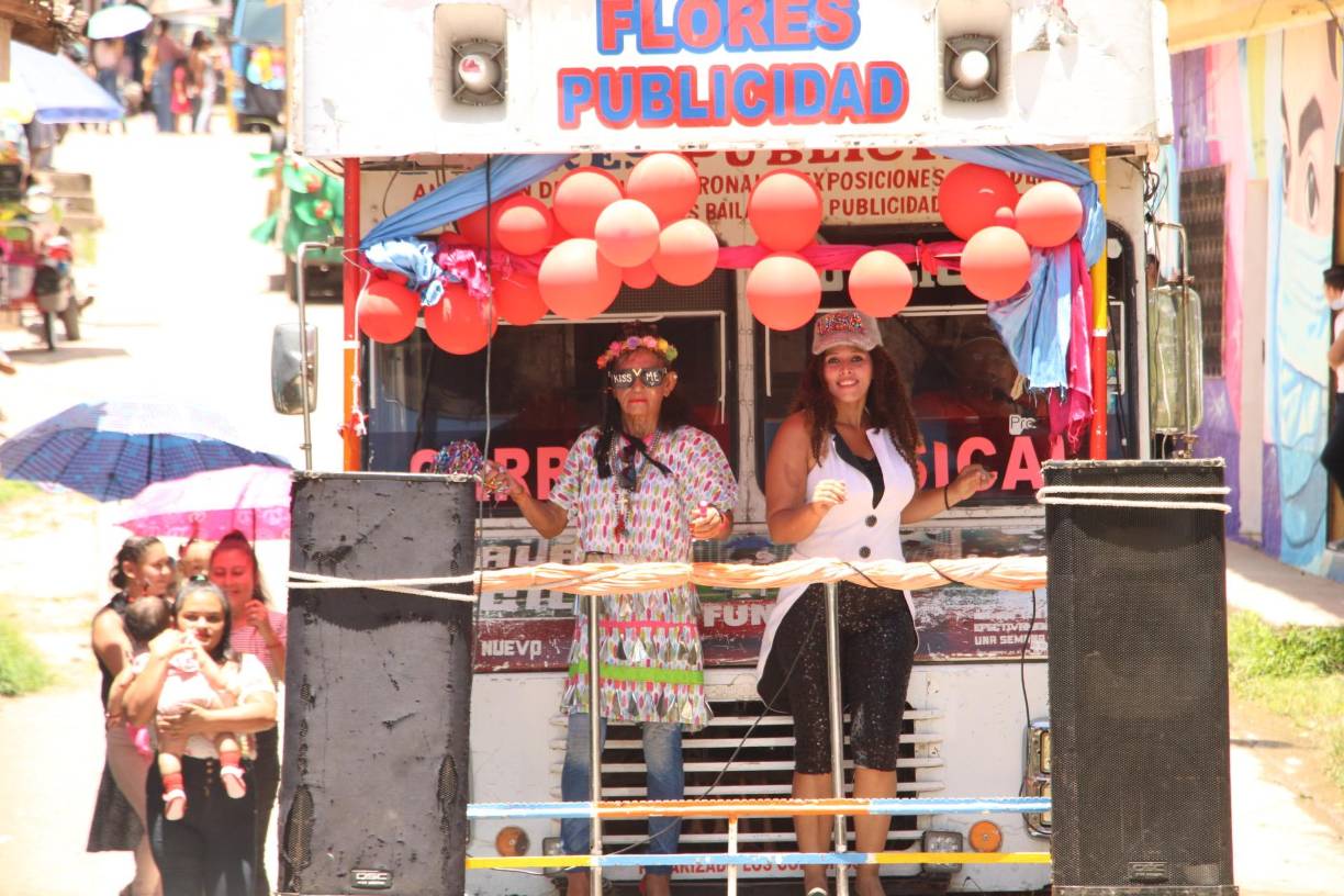 La feria culminará con un gran carnaval amenizado por el talentoso grupo Los Alcones, asegurando que los habitantes de Dulce Nombre de Copán y sus visitantes disfruten.