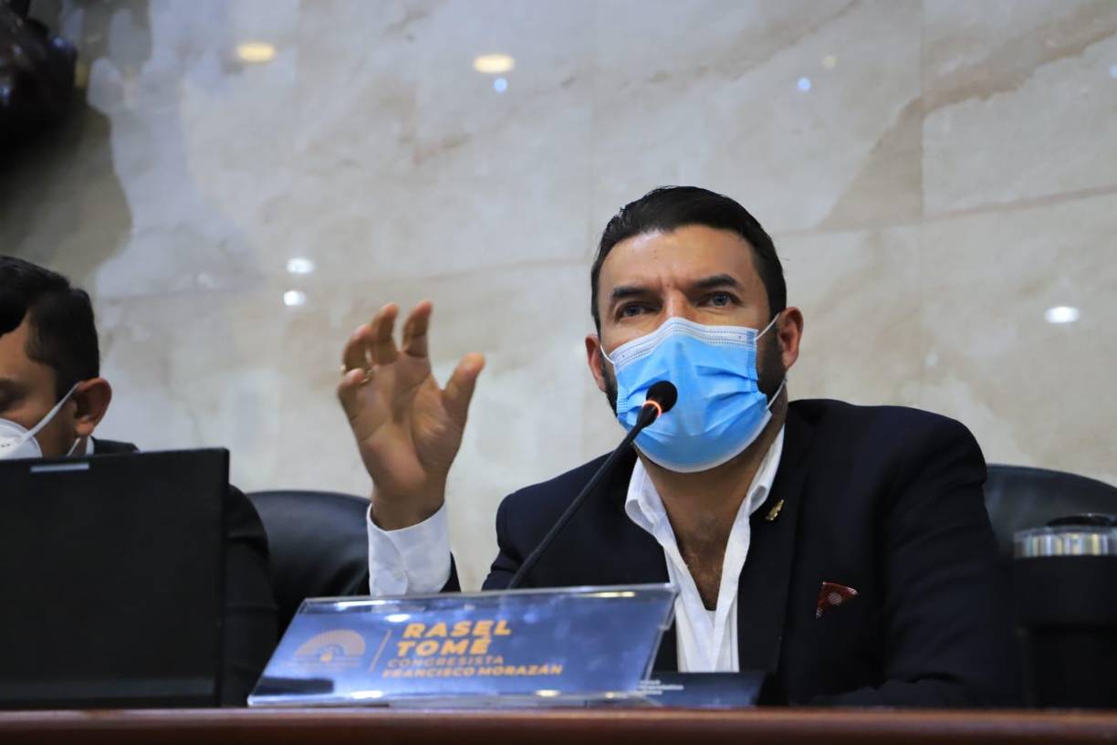 9. Legislador Rasel Tomé (Libre): “Histórica sesión en el Congreso del Pueblo. Aprobamos la Ley Especial de Organización y Funcionamiento de la Junta Nominadora, cumpliendo al pueblo hondureño. No nos detendremos seguiremos paso a paso en el camino a la refundación del Estado”. 