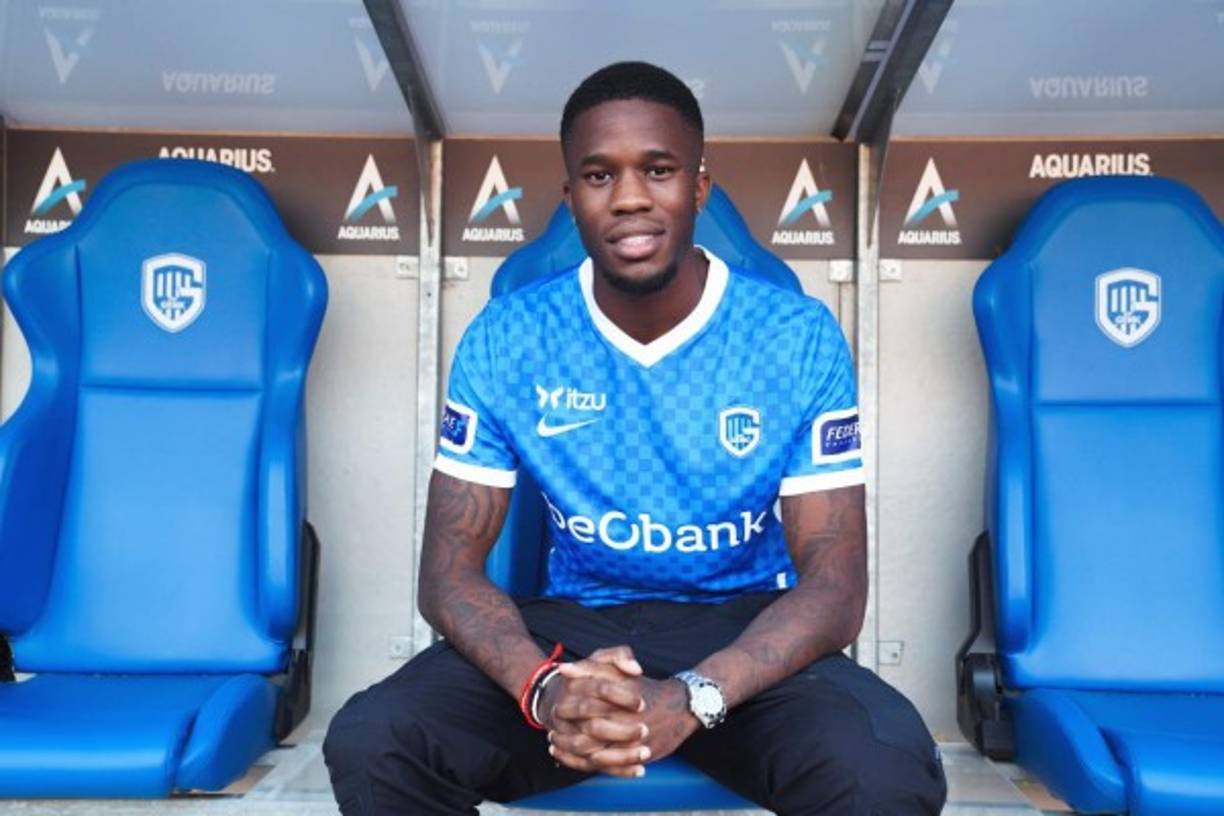 El Genk de Bélgica ha fichado al delantero inglés Ike Ugbo por 3.500.000 €. Firma hasta junio de 2025 y llega procedente del Chelsea. Foto Twitter @KRCGenkofficial.