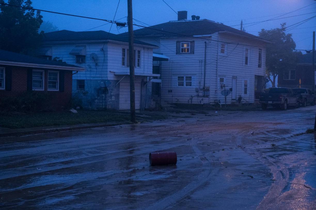 El nivel del agua en North Fork, el tramo del río Kentucky a la altura de la localidad de Whitesburg, rompió su récord en apenas unas horas alcanzando los 7 metros.