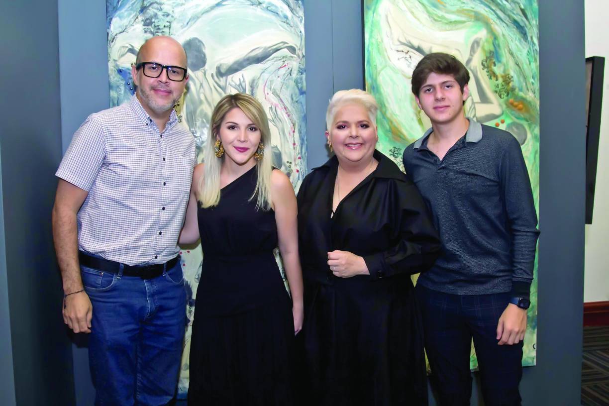 Fraternidad. César Herrera, Adela Yanes, Pamela Letona y Sebastián Yanes. Fotos Amílcar Izaguirre