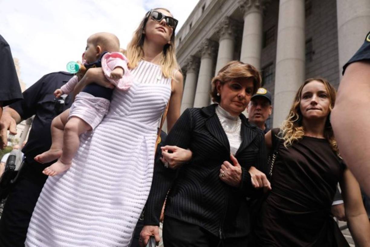 Epstein, de 66, se suicidó por ahorcamiento en su celda de Manhattan a inicios de agosto, a la espera de un juicio tras ser acusado de tráfico sexual de jovencitas.<br/><br/>La audiencia de este martes fue fijada para que las presuntas víctimas pudieran contar su historia antes de que el caso contra Epstein sea desestimado. Fue la primera vez que la mayoría de las mujeres hablaron públicamente sobre su presunto victimario.