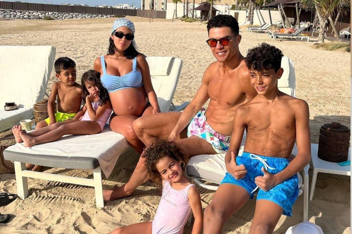 “Mis hijos son lo más importante que tengo y cada paso que doy lo marcan ellos. Soy una madre omnipresente en su evolución. A veces me llaman pesada, ¡pero es que no quiero perderme nada!”. 