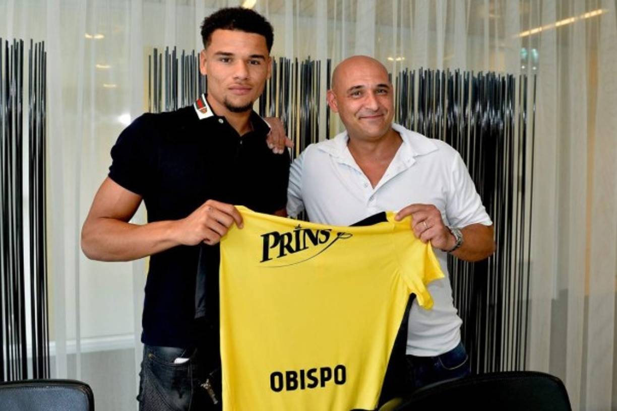 El Vitesse de Holanda obtiene la cesión del central holandés Armando Obispo por una temporada. Llega procedente del PSV.