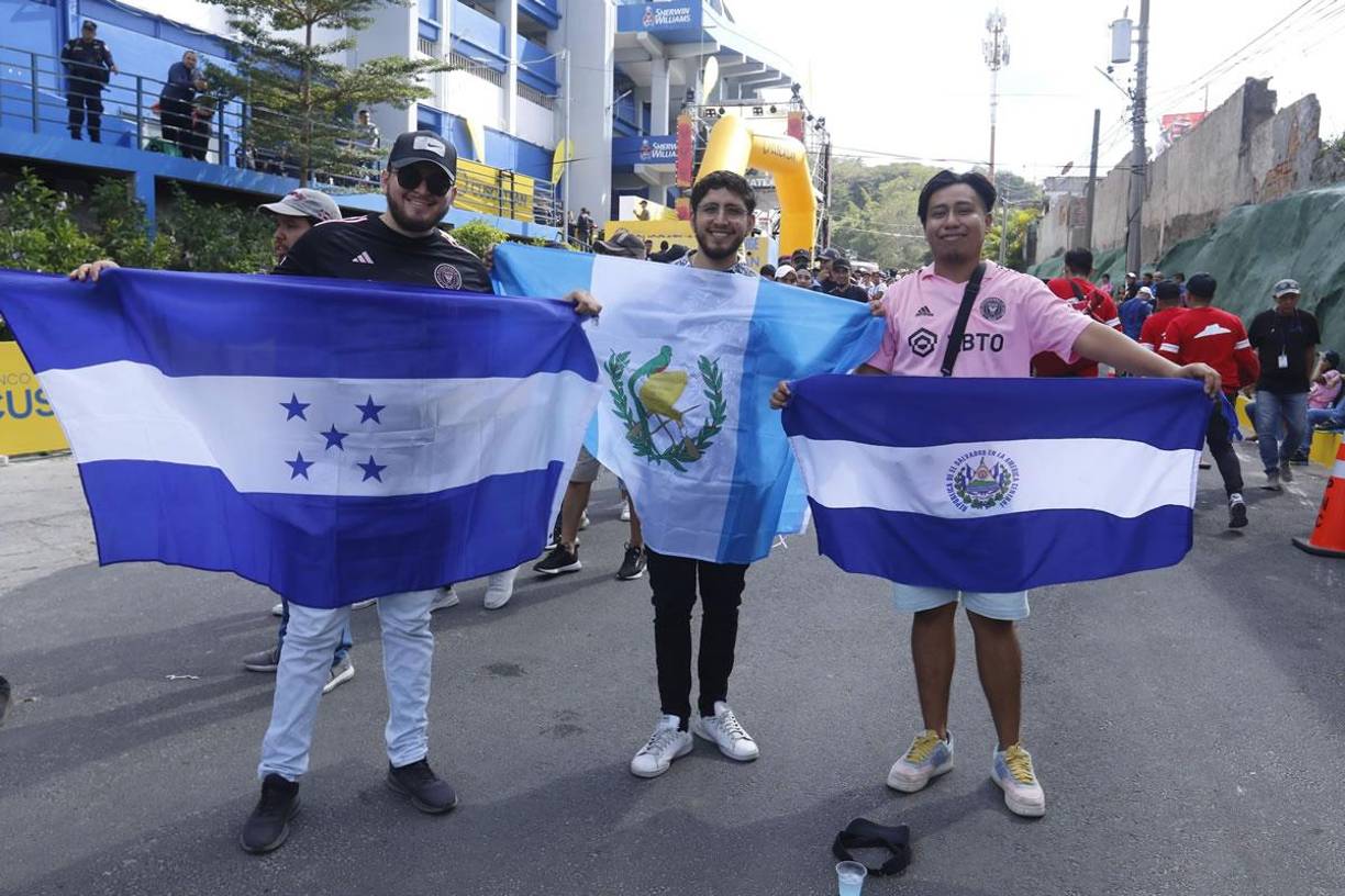 Centroamérica unida por ver a Lionel Messi en el estadio Cuscatlán.