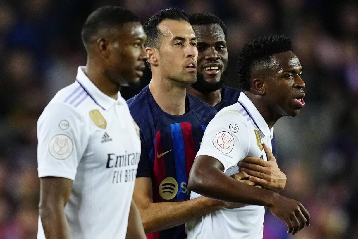 Horas después del 4-0 del Real Madrid al Barcelona por la semifinal de vuelta de la Copa del Rey, Vinicius se encuentra en el ojo del huracán al filtrarse todas las peleas que tuvo con varios jugadores del cuadro culé.