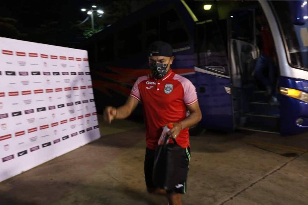 Mario Martínez: El jugador hondureño es un gran seguidor del FC Barcelona. En sus redes sociales siempre ha señalado ser un anti-Real Madrid.