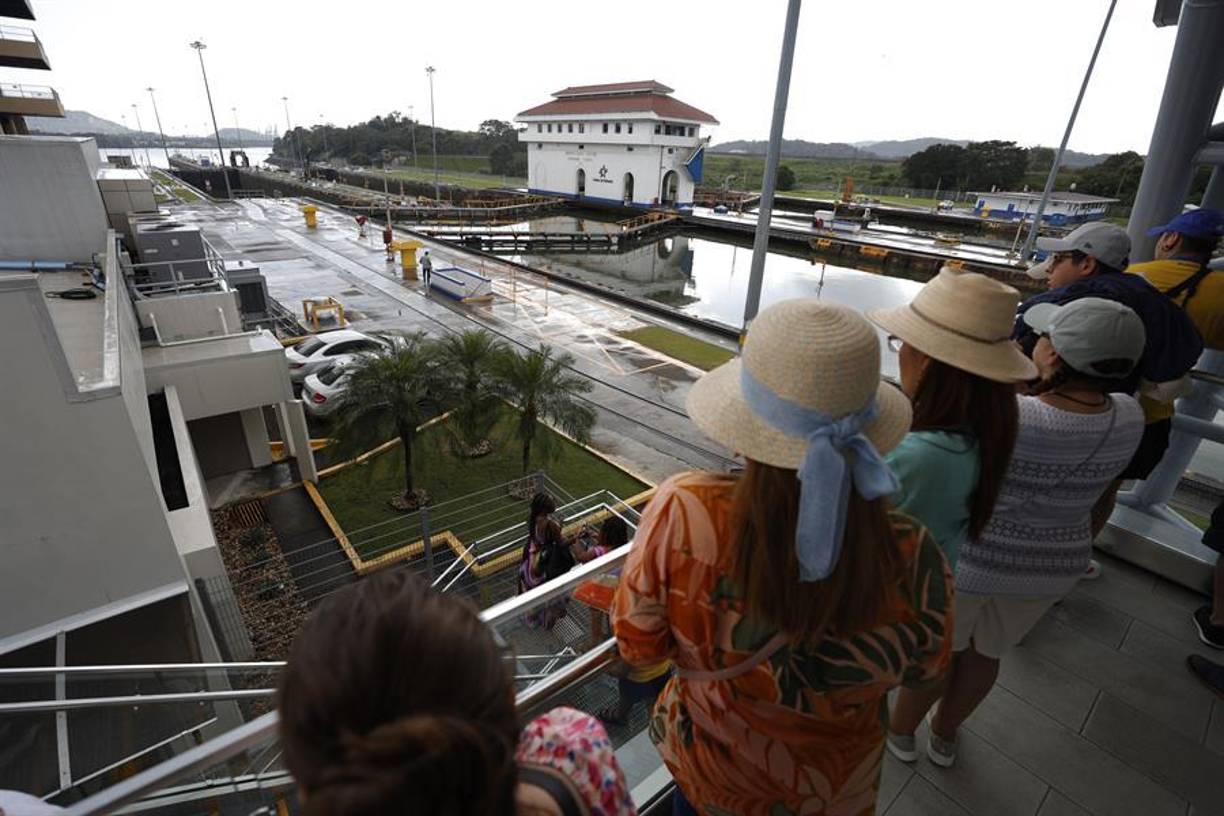 Y concluyó, en tono conciliador, que “el diálogo es siempre la vía para aclarar los puntos mencionados sin menoscabar nuestro derecho, soberanía total y propiedad de nuestro Canal”.